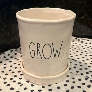 Rae Dunn “Grow” Planter- Brand New!